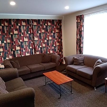Accommodation Fiordland -The Three Bedroom House At 226A Milford Road Те Анау Екстериор снимка