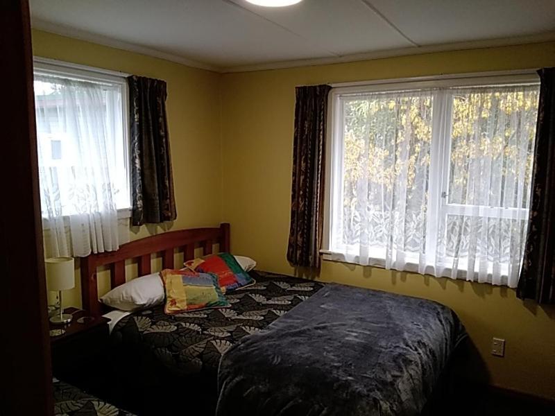 Accommodation Fiordland -The Three Bedroom House At 226A Milford Road Те Анау Екстериор снимка