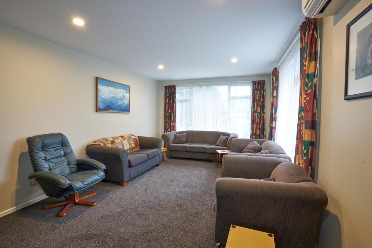 Accommodation Fiordland -The Three Bedroom House At 226A Milford Road Те Анау Екстериор снимка