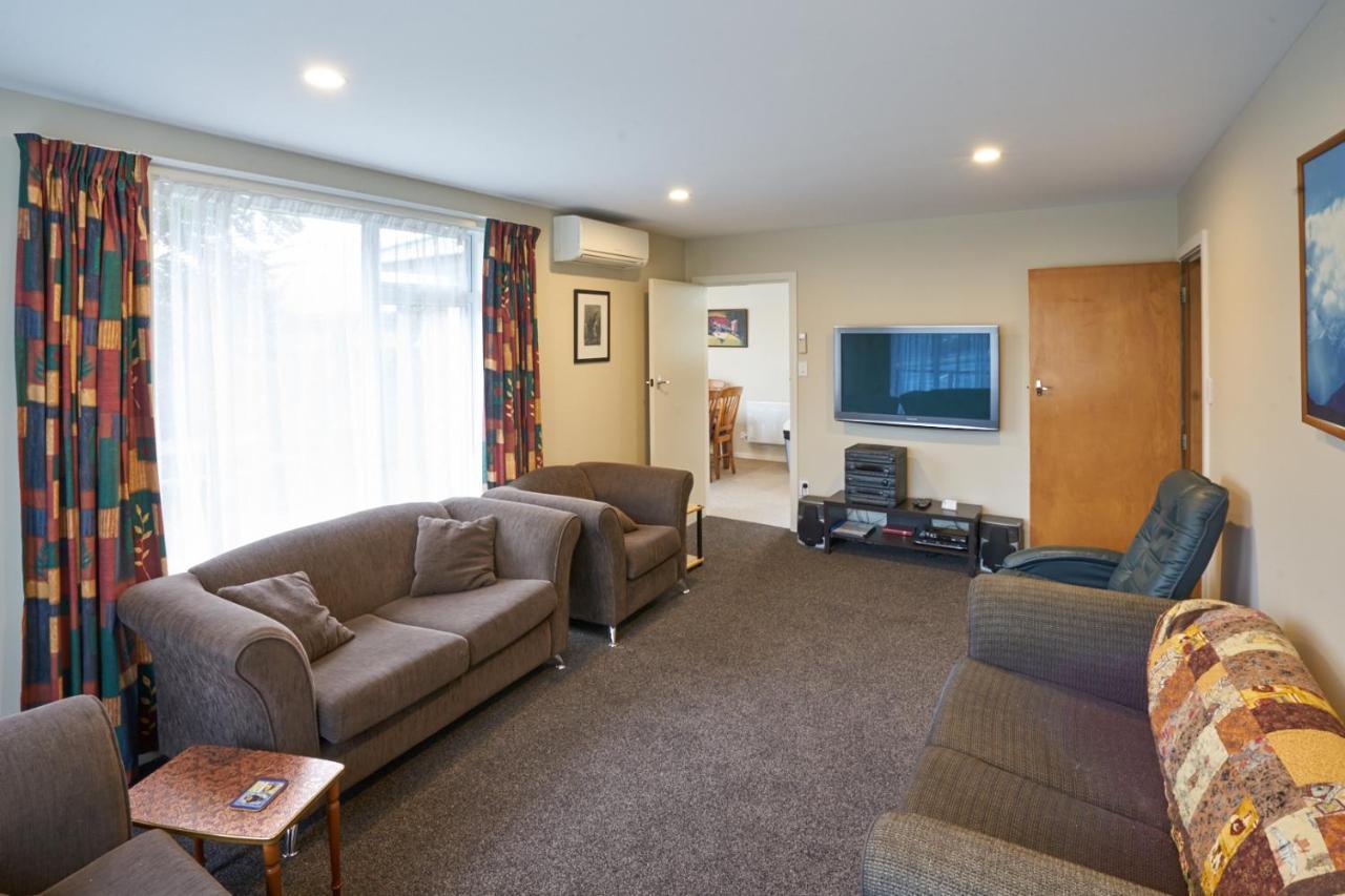 Accommodation Fiordland -The Three Bedroom House At 226A Milford Road Те Анау Екстериор снимка