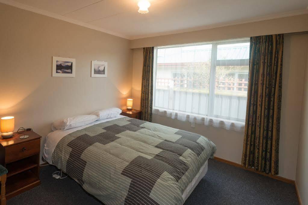 Accommodation Fiordland -The Three Bedroom House At 226A Milford Road Те Анау Екстериор снимка